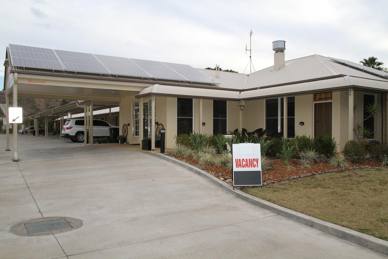 Country Roads Motor Inn Gayndah Exteriör bild